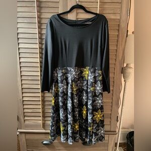Women’s dress size L